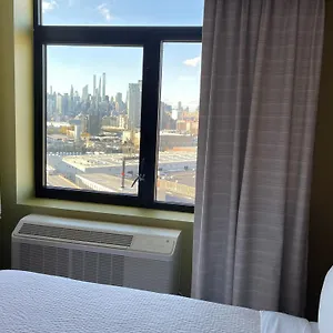 Express Long Island E - By Ihg Hotel New York